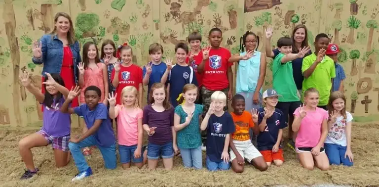 4th-grade-pike-road-students-handpainting