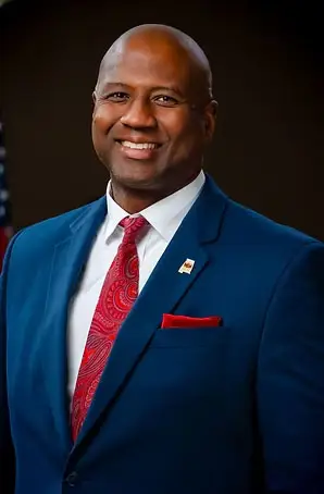 Marcus Robinson Headshot
